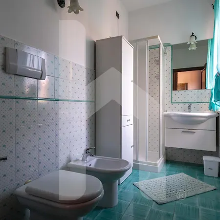 Apartment Homiday - Villino Dei Poeti Pineto