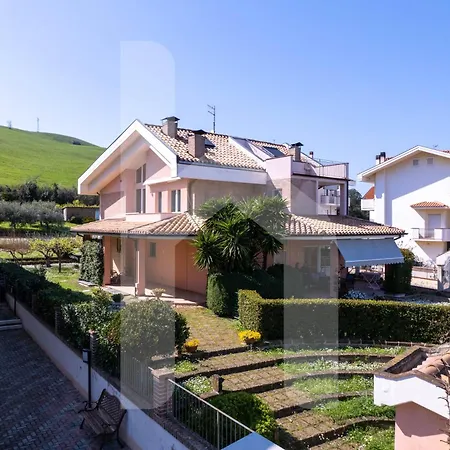 Homiday - Villino Dei Poeti Apartament Pineto