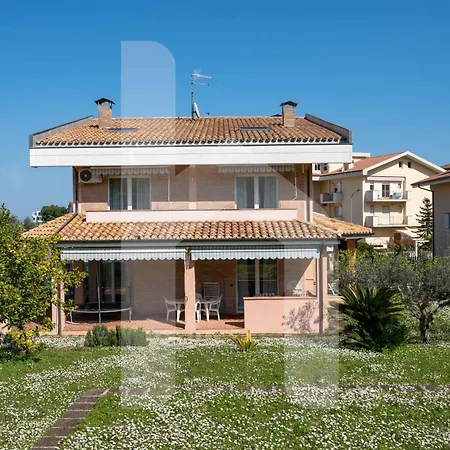 Homiday - Villino Dei Poeti Apartment *