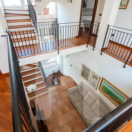 Homiday - Villino Dei Poeti Apartment