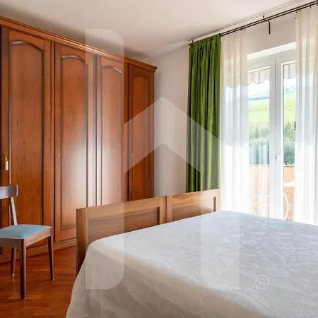 Homiday - Villino Dei Poeti Apartment *