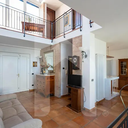 Apartament Homiday - Villino Dei Poeti Pineto