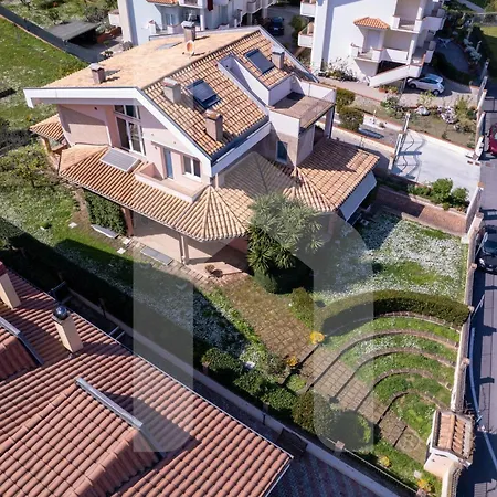 Homiday - Villino Dei Poeti Apartment