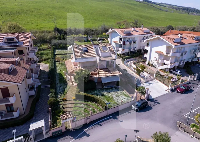 Homiday - Villino Dei Poeti Apartamento Pineto